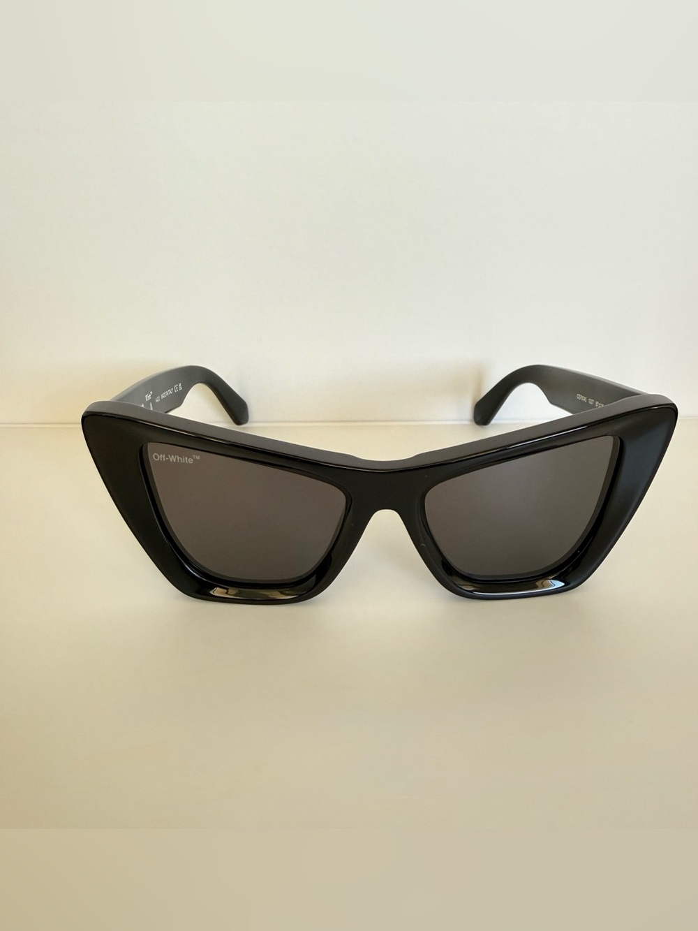 NEW!!! Off-White women sunglasses OERI045 1007 Authentic